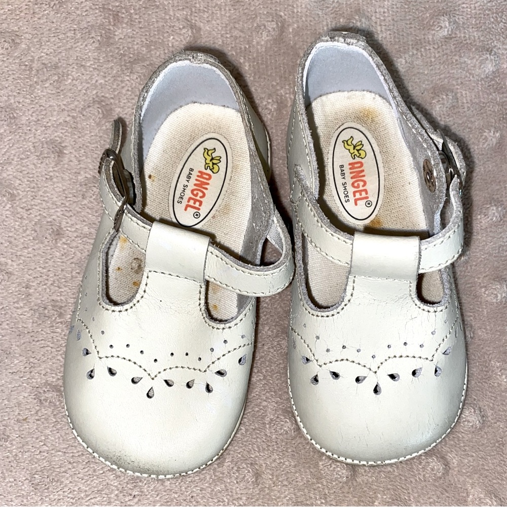 Angel Infant shoes size 3 Ecru well loved